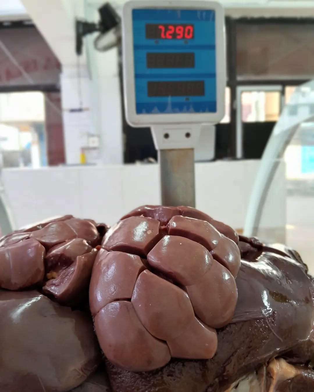 Clean halal beef liver and kidney cuts displayed for sale